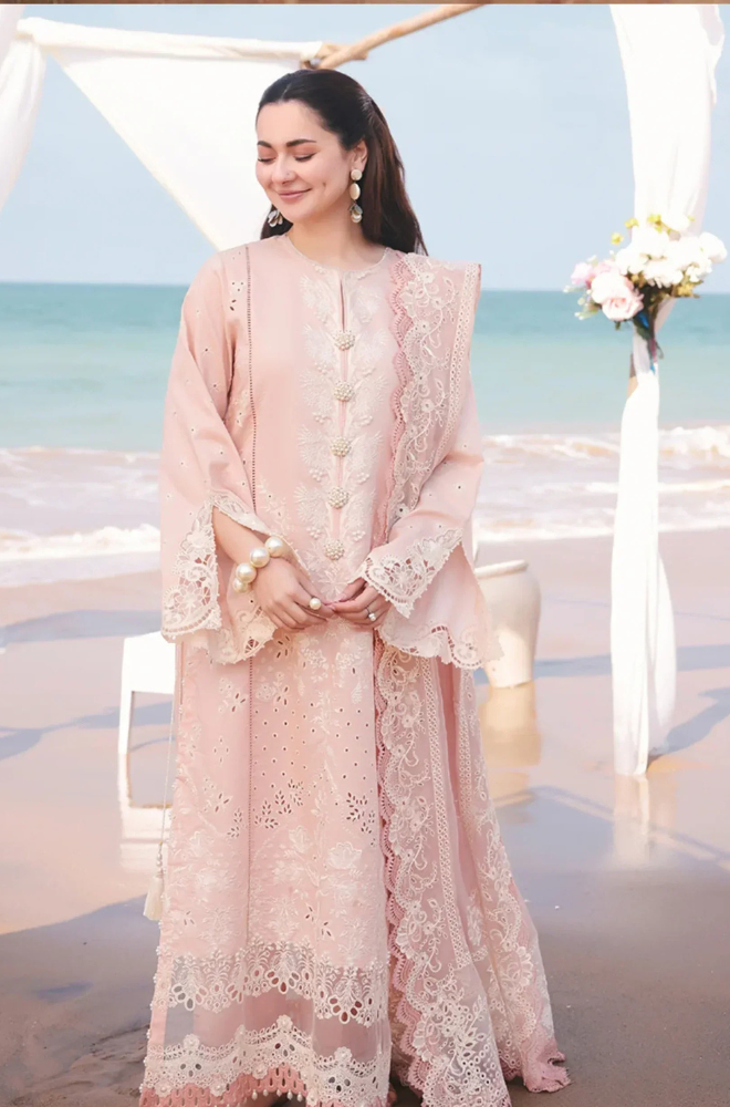 Hania Luxury Lawn 3Pc Suit